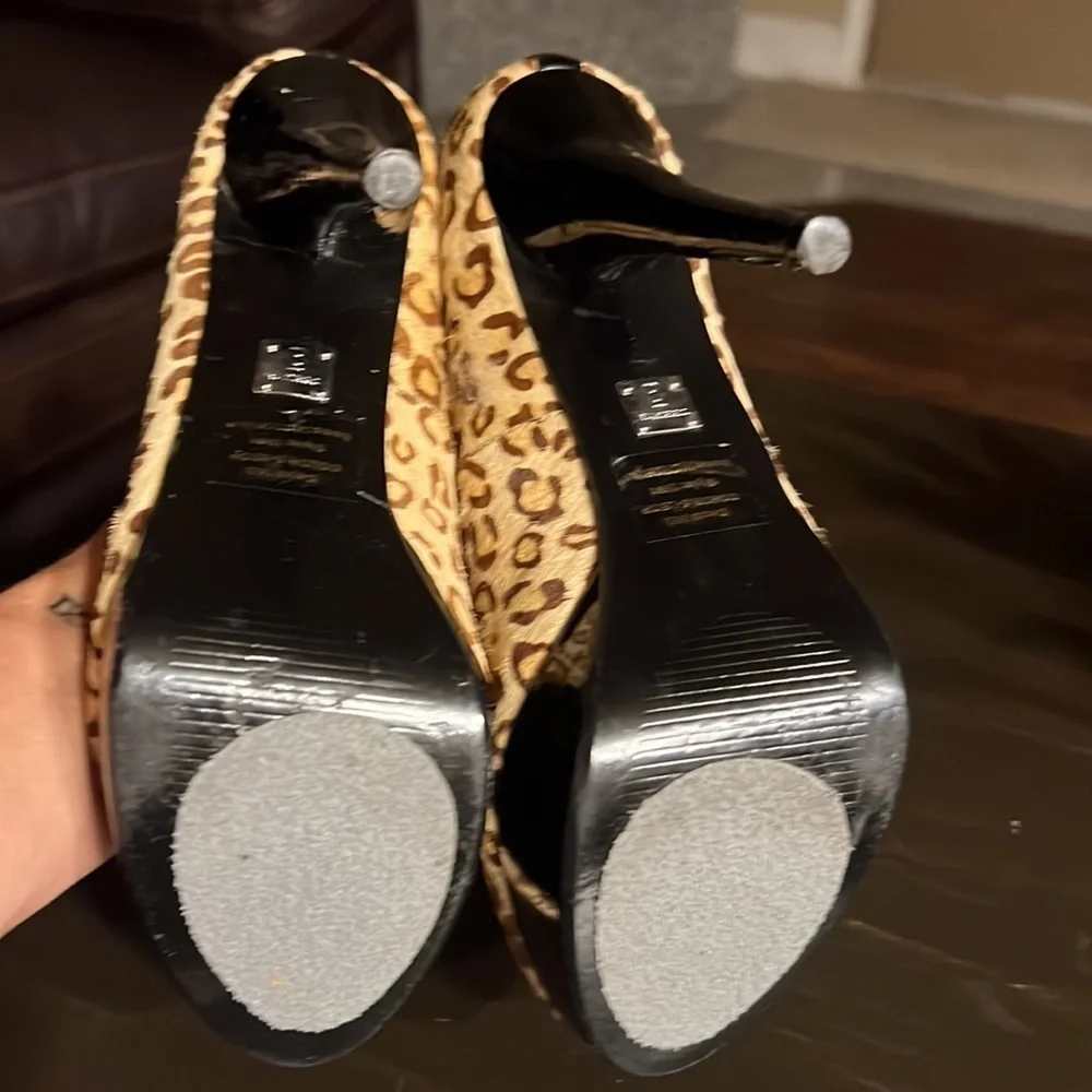 Baker’s Victoria Calf Hair Leopard Print Platform Pumps Size 8